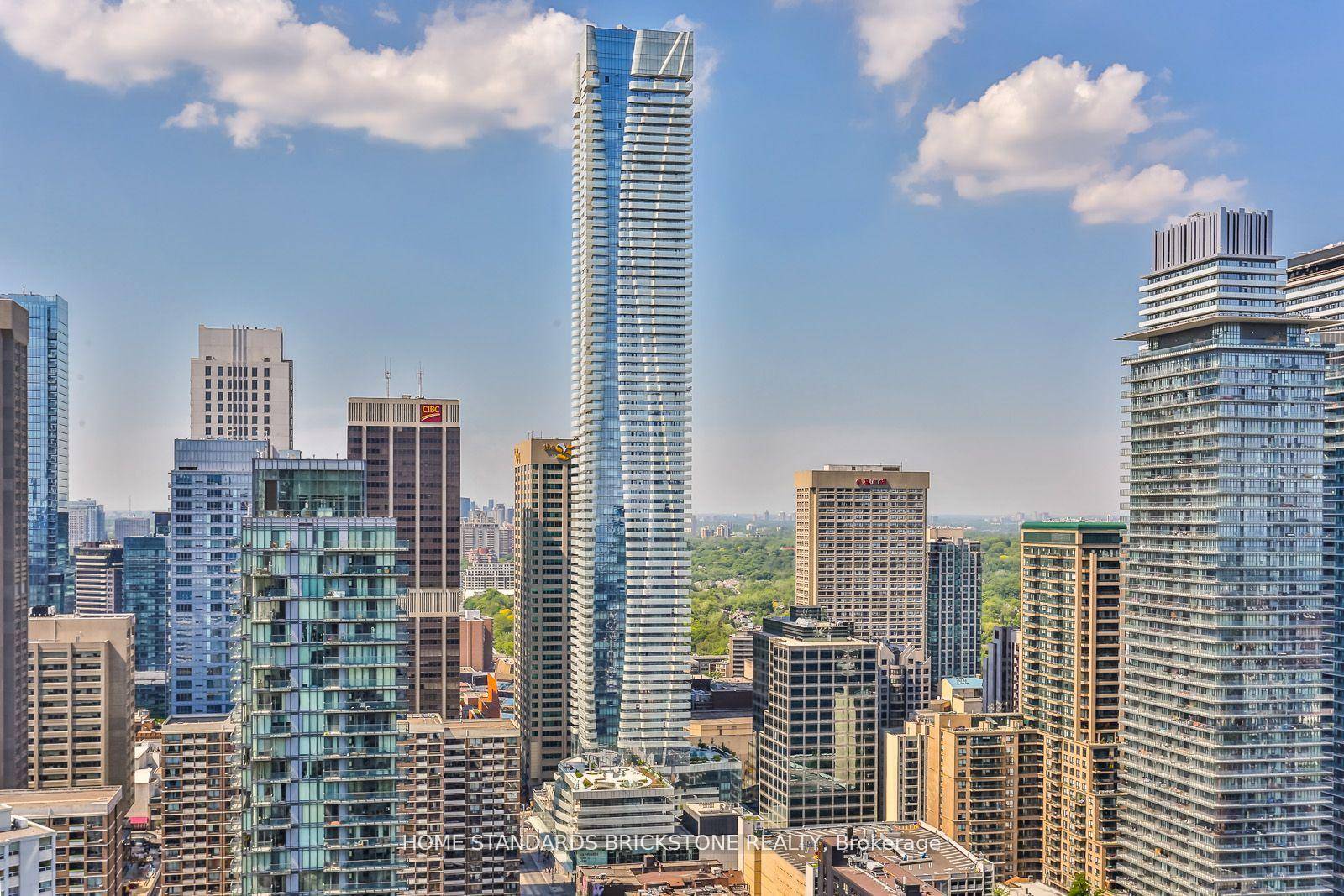 Holt Renfrew, U of T, upscale restaurants, cafes, and all of Torontos iconic landmarks are just minutes away from this stunning South facing One Bloor residence by Great Gulf and ...