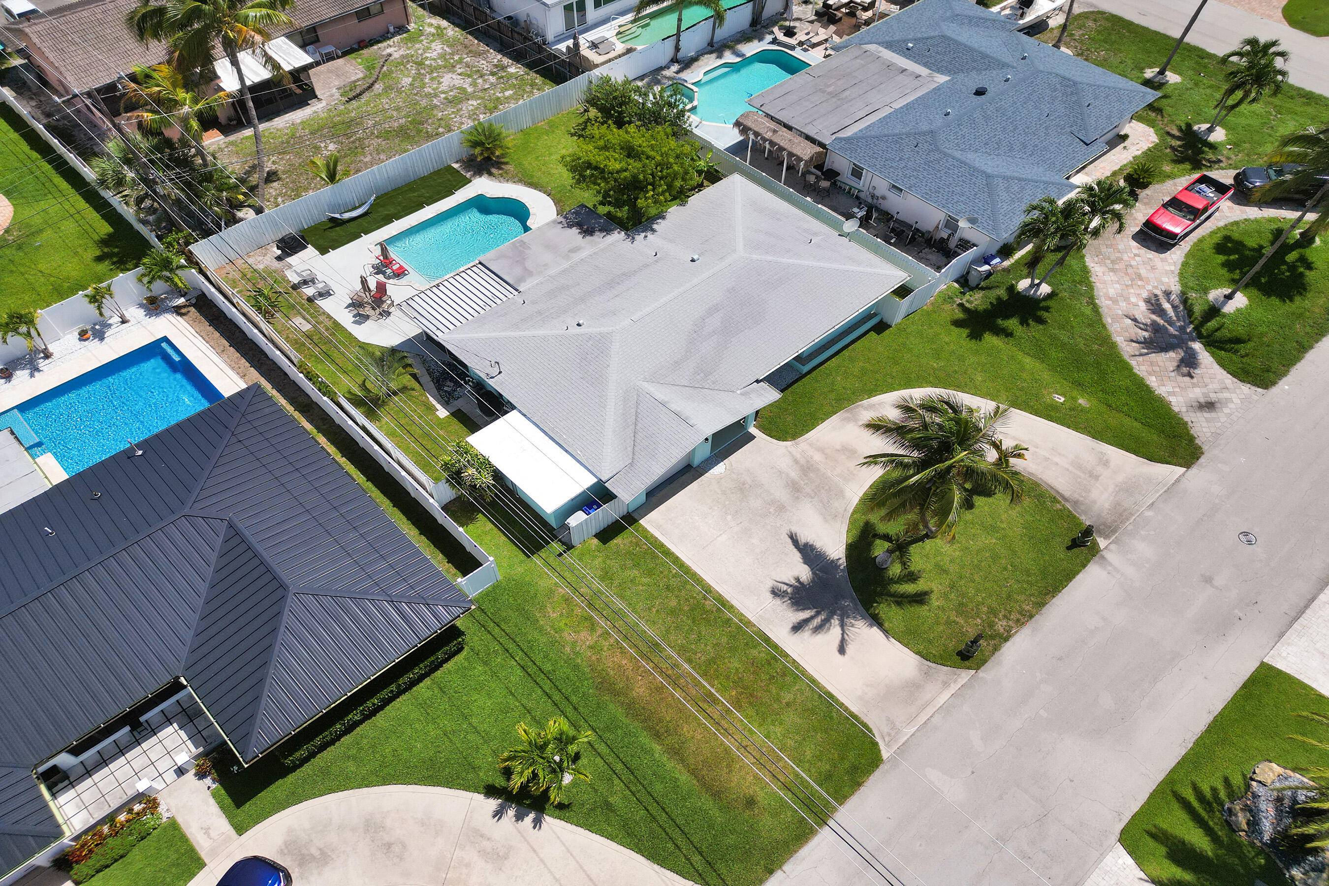 Beautiful 3BD 2BA pool home with 1 car garage in the sought after High Ridge Estates.