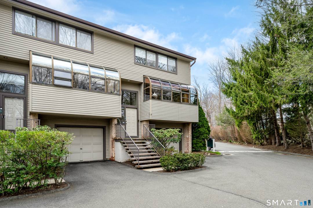 Welcome to Chesterfield, one of the area's most sought after gated communities, where comfort, privacy, and convenience come together beautifully.