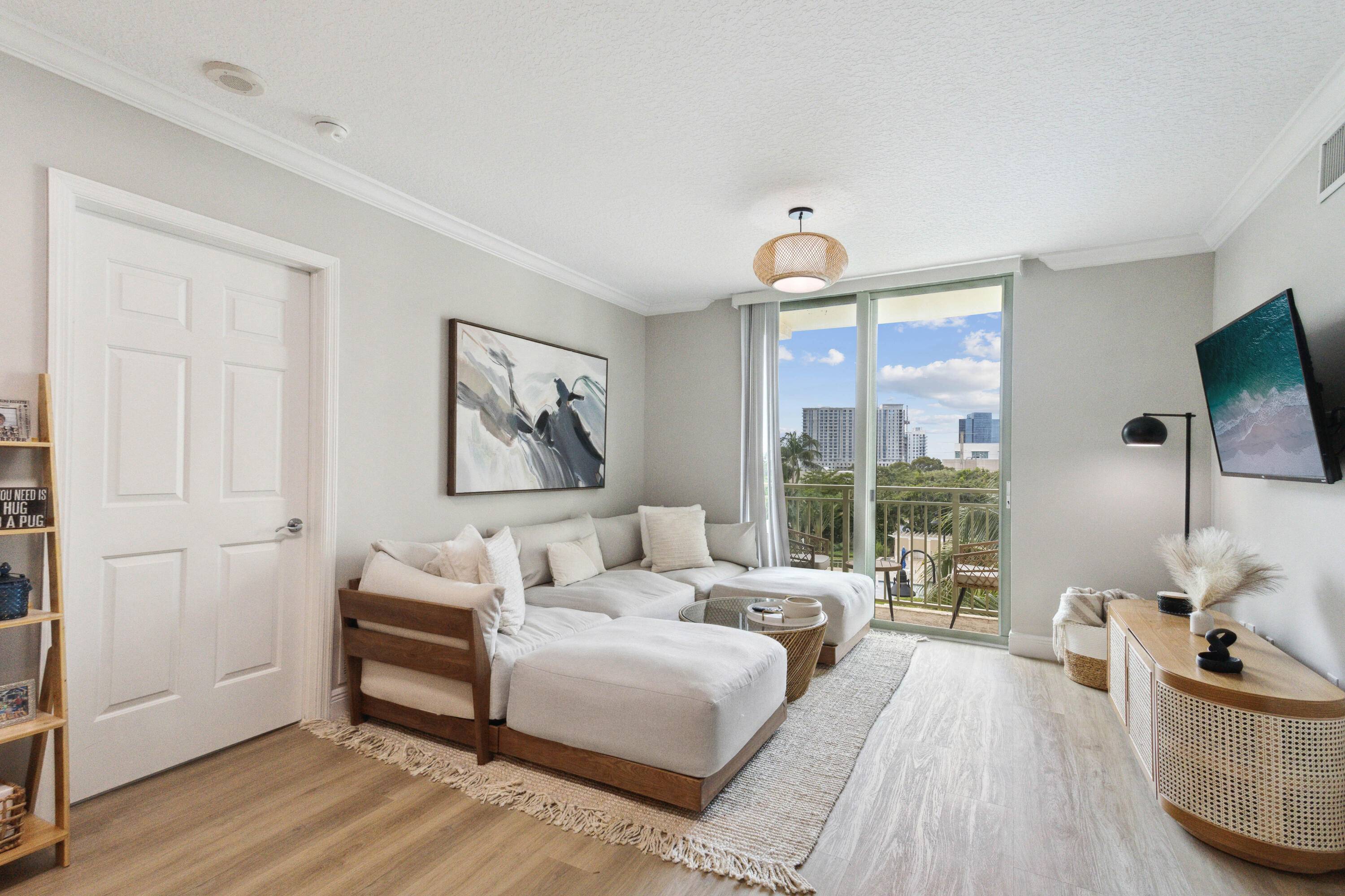 Available for short term and long term rentals in one of the best buildings in Downtown West Palm Beach !
