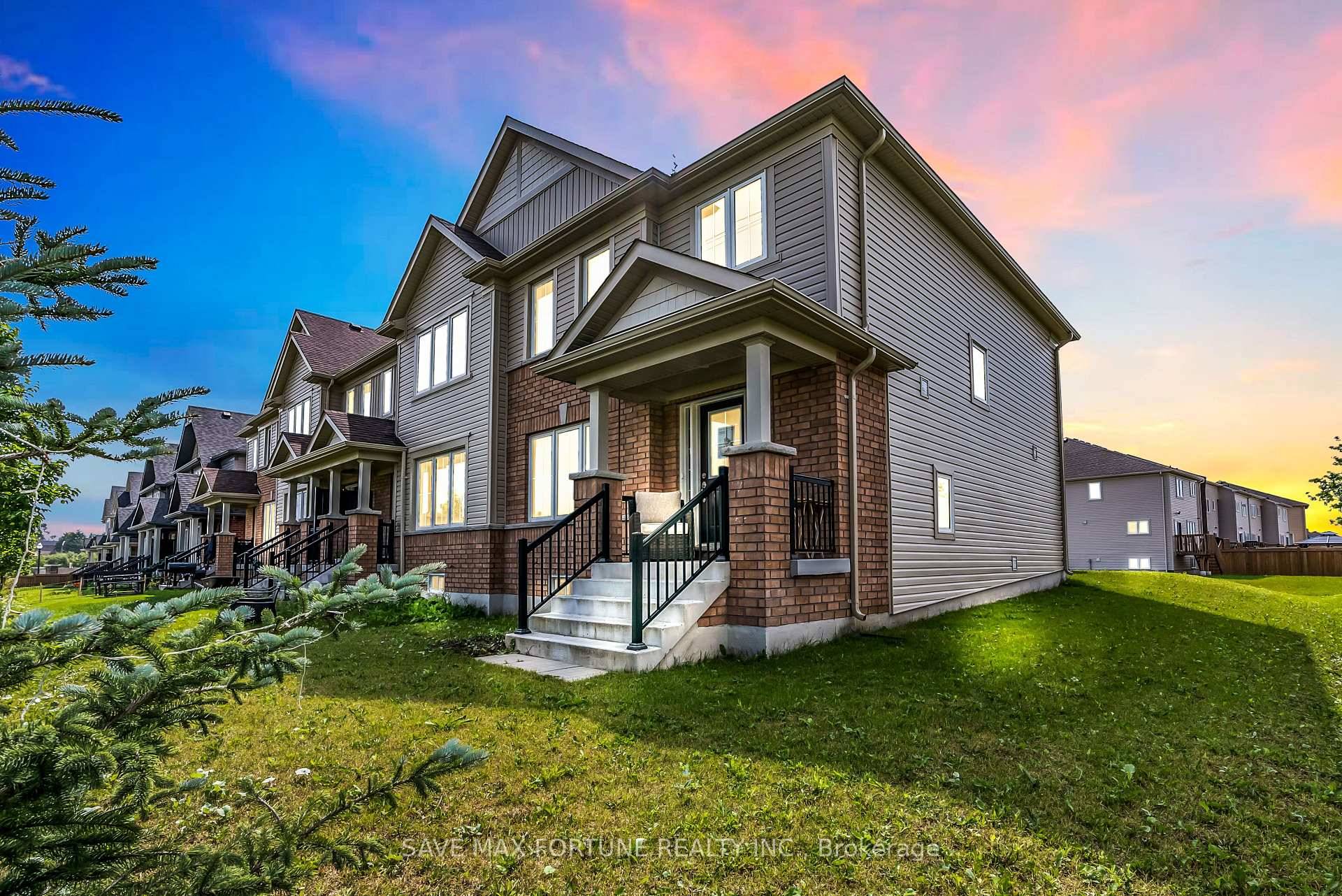 A Rare Opportunity to Own a Stunning, Sun Filled Freehold Townhome on a Huge Premium Corner Lot !