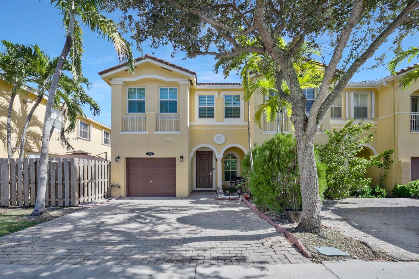 PRICED TO SELL ! Don't miss out on this stunning townhouse in Grand Lakes, offering a unique and spacious design with 4 bedrooms, 2.
