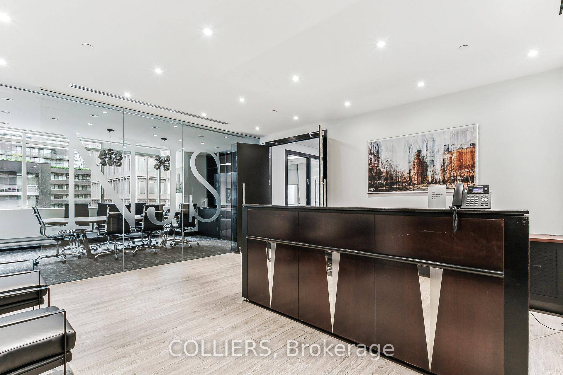 2345 Yonge is a Class A office building conveniently located in Midtown Toronto, just North of the Eglinton Subway Station and the new Eglinton Crosstown LRT.