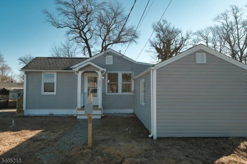 Laurence Harbor section, Completely updated 2026, Central air conditioning, stainless steel appliances, granite countertops, soft close cabinets