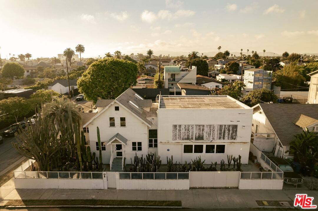 405   Broadway St 2BR Marina Del Rey La