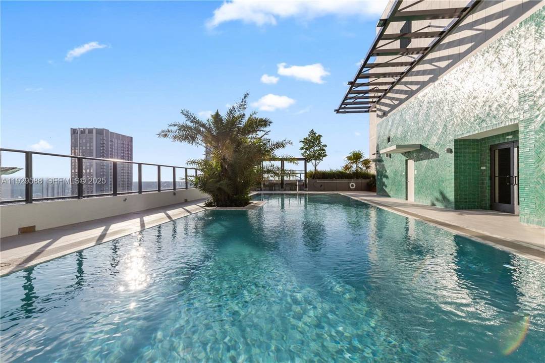 Low monthly HOA ! ! ! Brand new, fully furnished 1 bedroom, 1 bath residence on the 26th floor of The Crosby Miami Worldcenter.