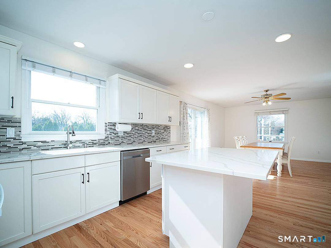 Located in the heart of Tunxis Hill one of Fairfield's most convenient neighborhoods this beautifully maintained Colonial blends classic design with modern living.