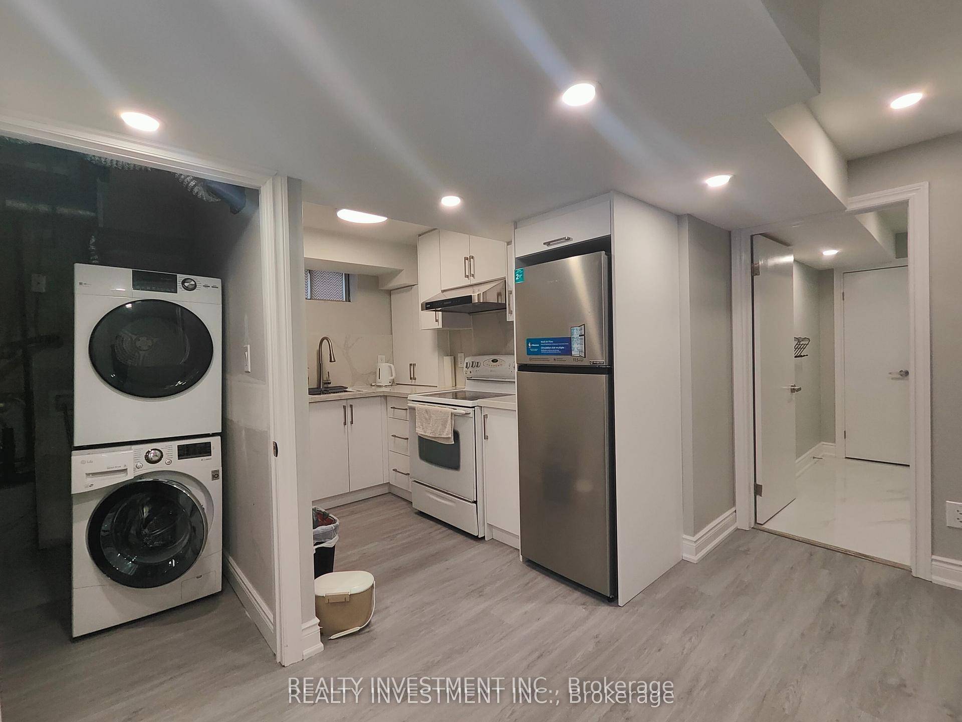 Newly Renovated beautifully spacious Basement, 1 bedroom and 1 bathroom Basement Unit, Furniture Included !