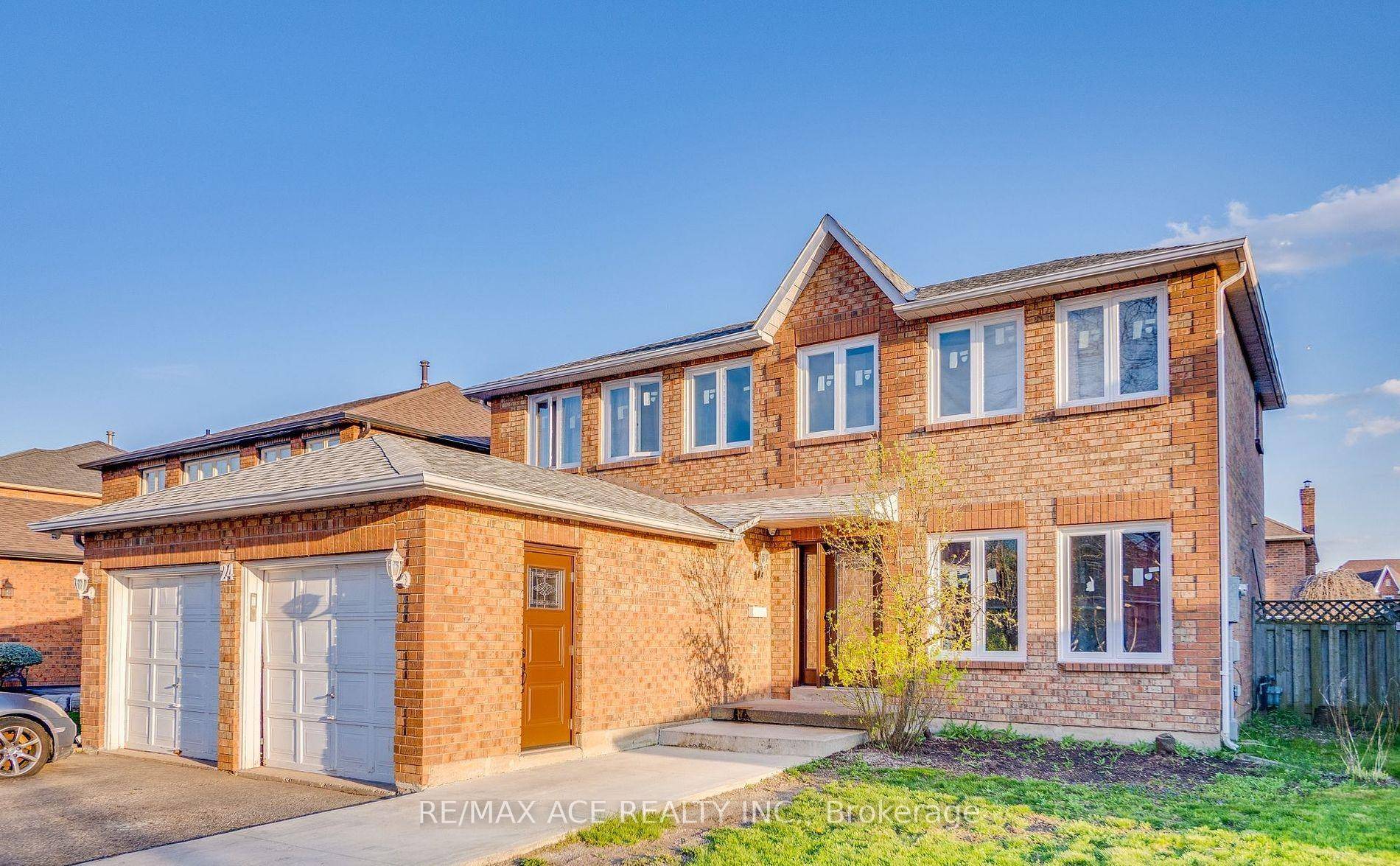 Welcome to this beautifully maintained 4 bedroom family home, ideally situated in one of Brampton's most sought after neighbourhoods.