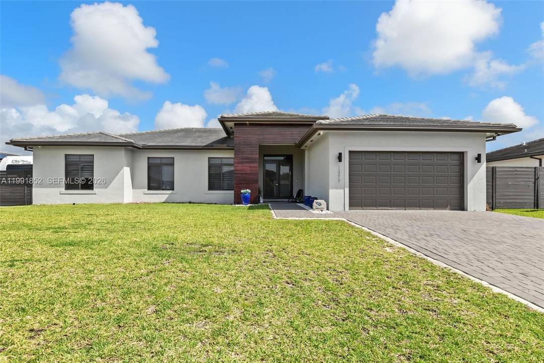 Fantastic 5 bed 4 bath home, built in 2022, perfectly located between Kendall and the Keys.