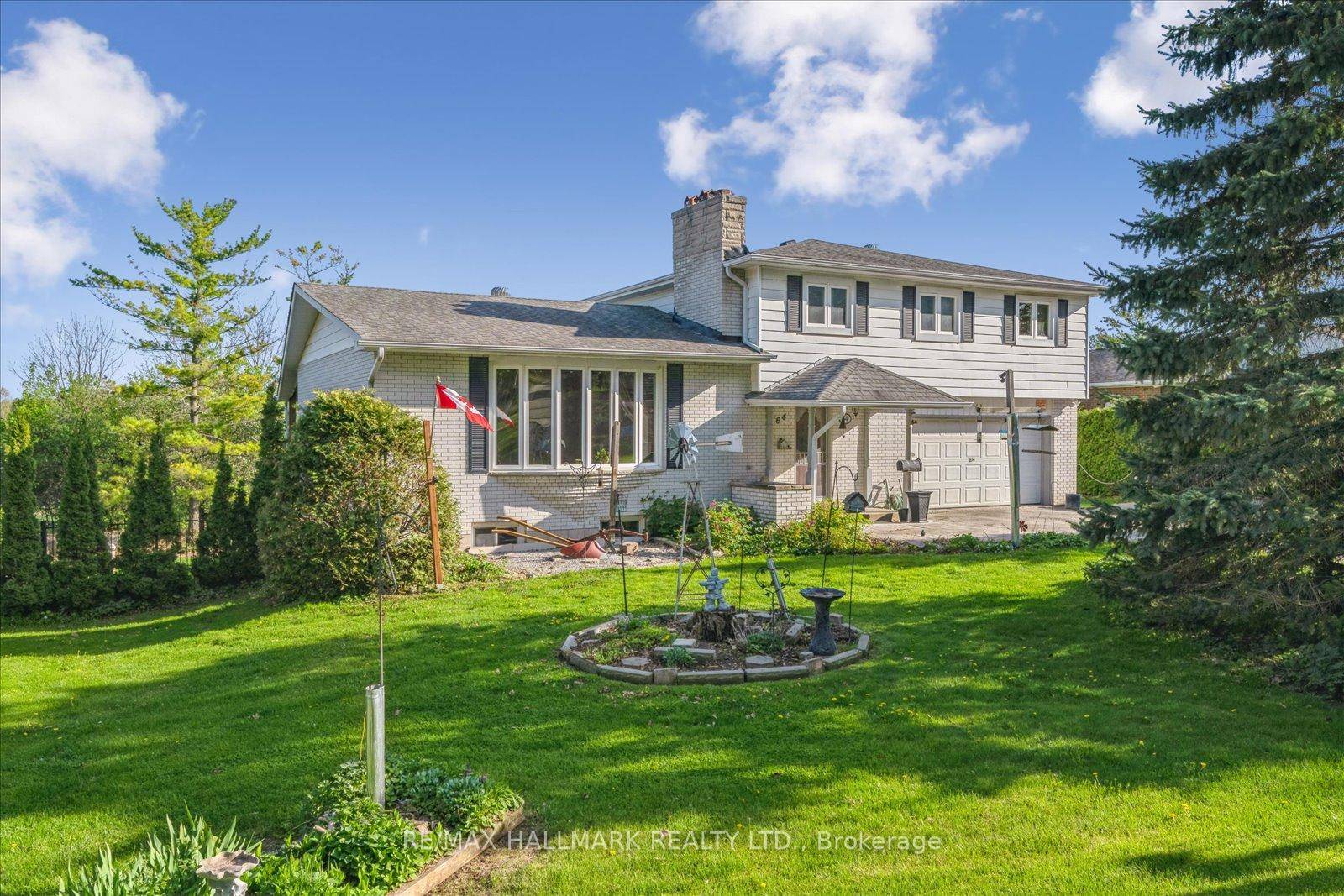 Welcome to this large 4 bedroom, 3 bathroom sidesplit on a spectacular private lot overlooking large private yard, pasture amp ; creek in the heart of beautiful Cannington !