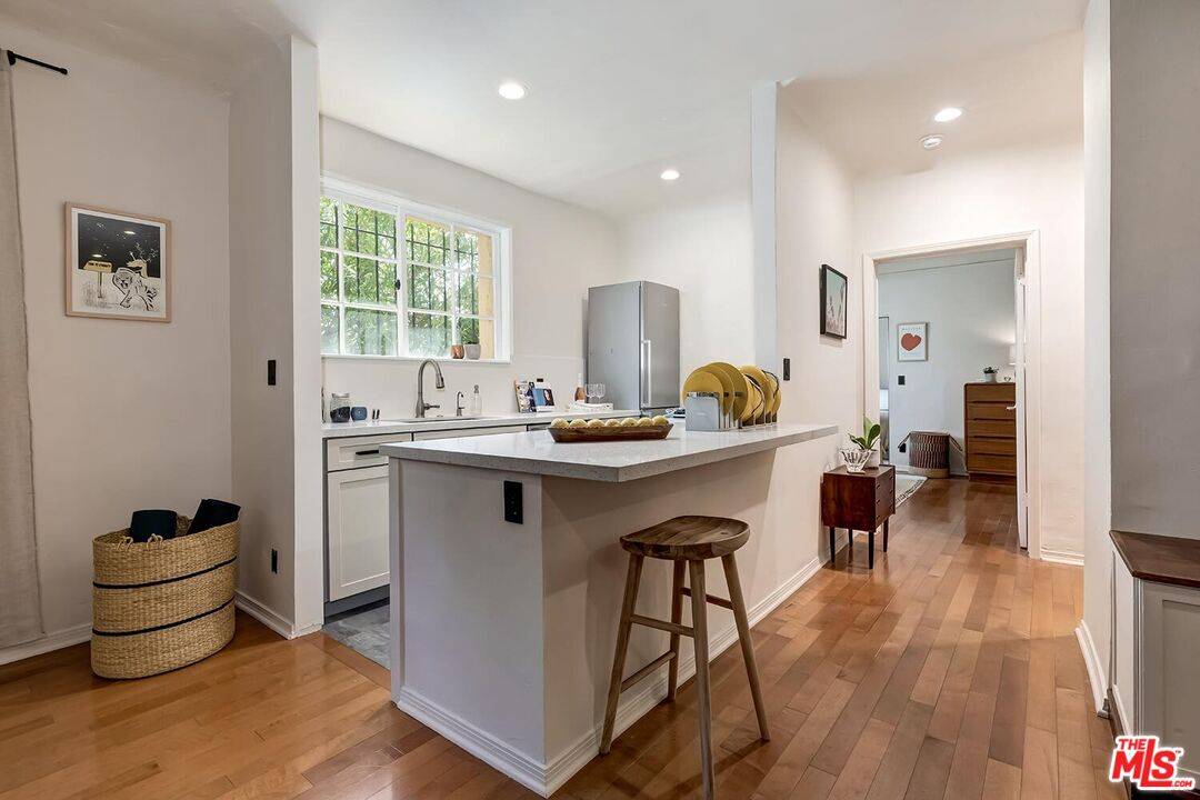 1345 N Hayworth Ave 1BR Hollywood Hills East La