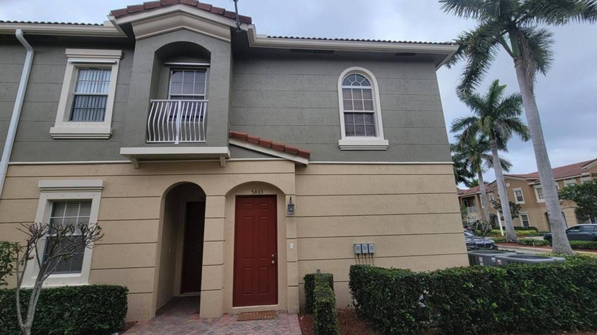 This meticulously maintained and three bedroom, two bathroom luxury condominium is located in the highly sought after gated community of Hampton Hills.
