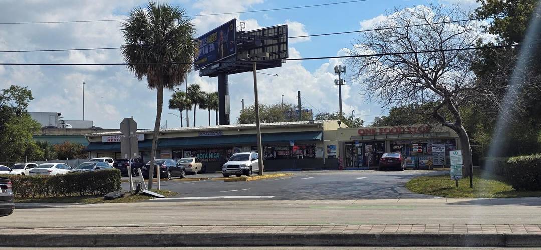 Great opportunity to LEASE an established business in North Lauderdale Florida.