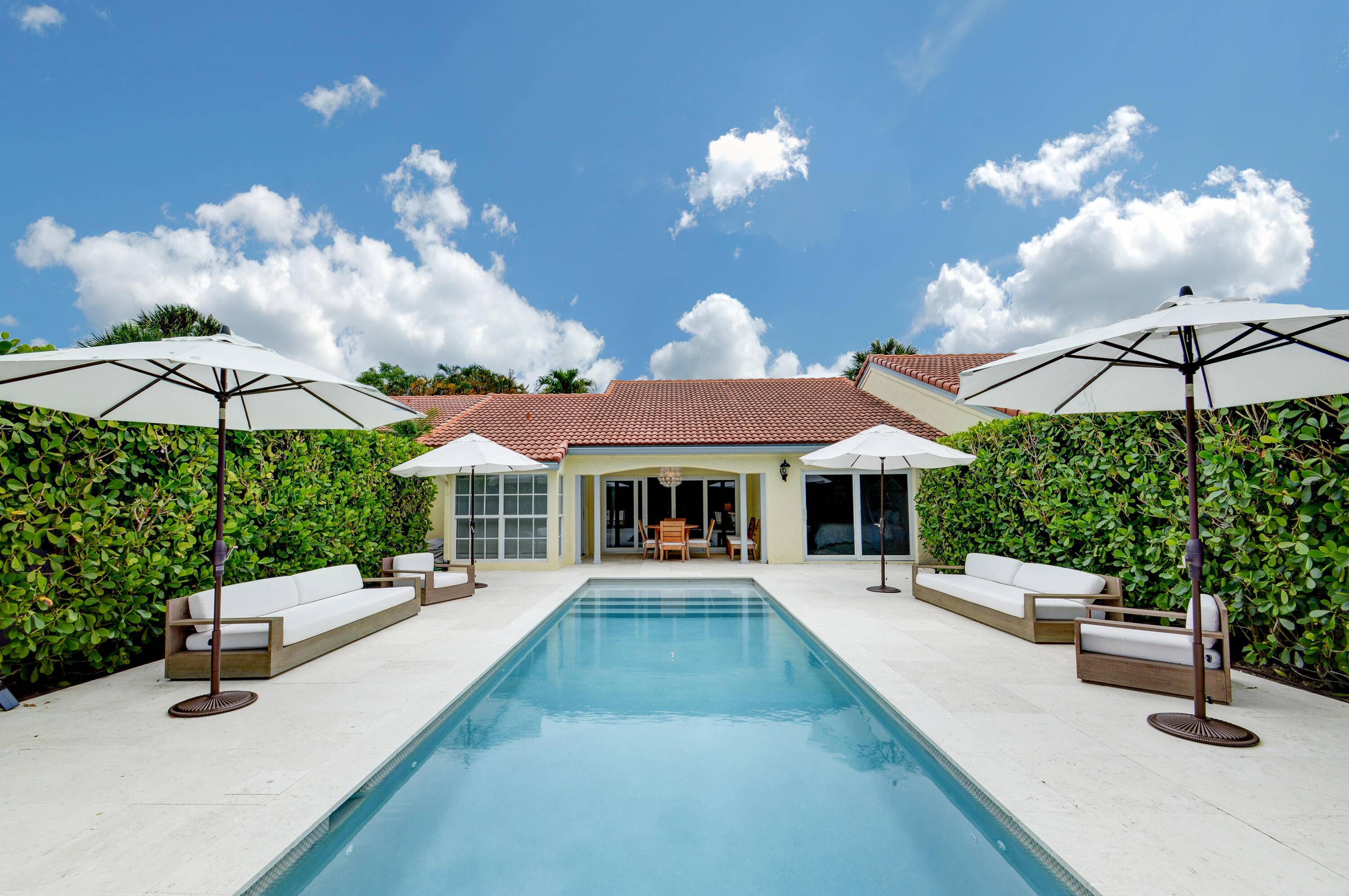 A touch of class in this 3br 2ba Las Casitas located in the prestigious Palm Beach Polo and Country Club.