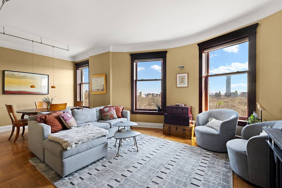 Perched above the treetops of Central Park, Apartment 106 at 418 Central Park West is an exceptional two bedroom, two bathroom residence offering one of New York City's most coveted ...