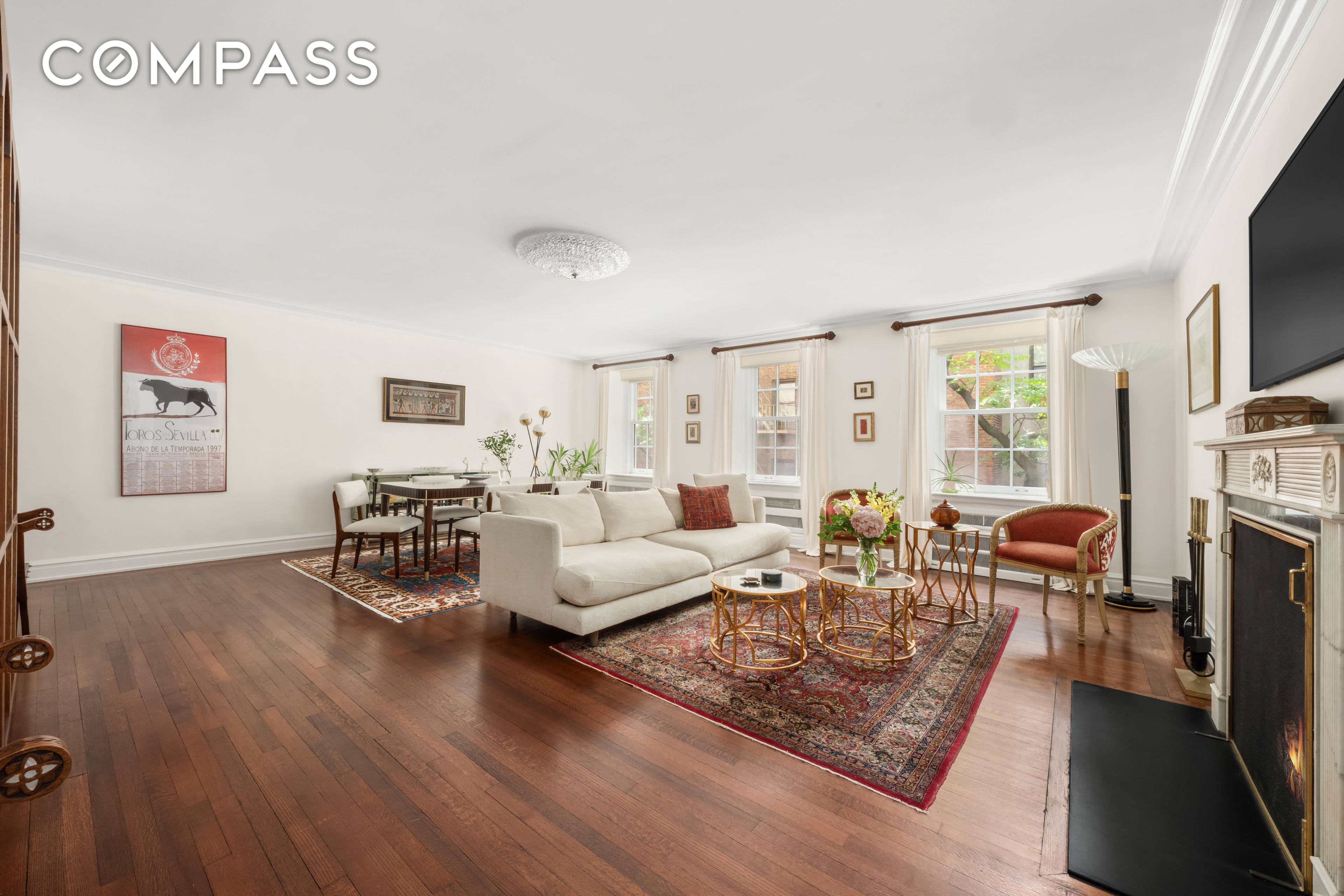 Oversized Pre War Gem in the Heart of Lenox Hill.