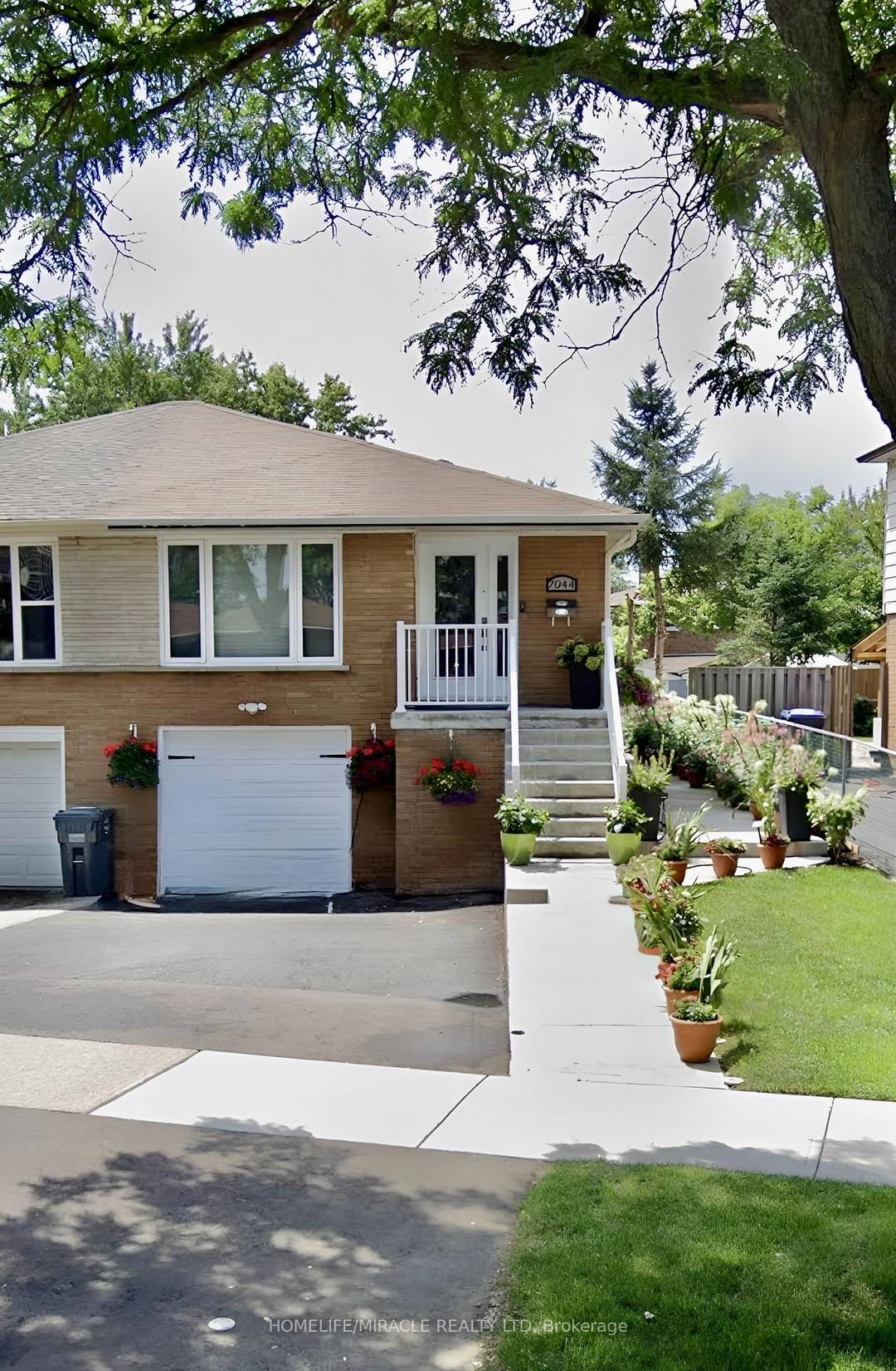 Fully furnished 1 bedroom lower level suite at 7044 Chigwel Court, Mississauga.