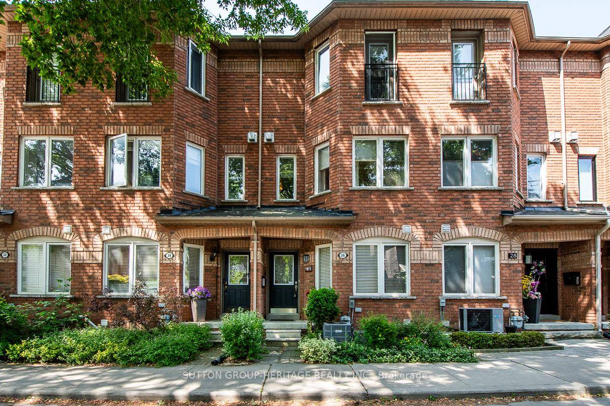 Tucked away on a quiet lane, this executive residence is Leslieville at it's best.