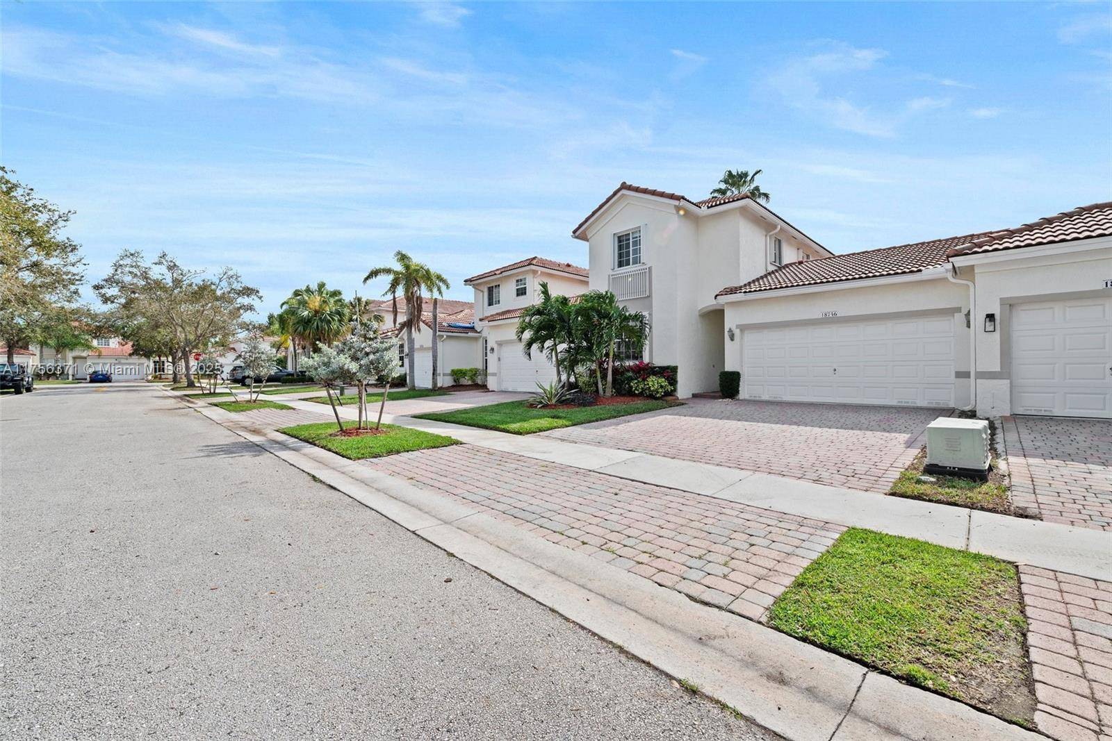 Stunning 3 Bedroom Townhouse in Gated West Miramar Community !