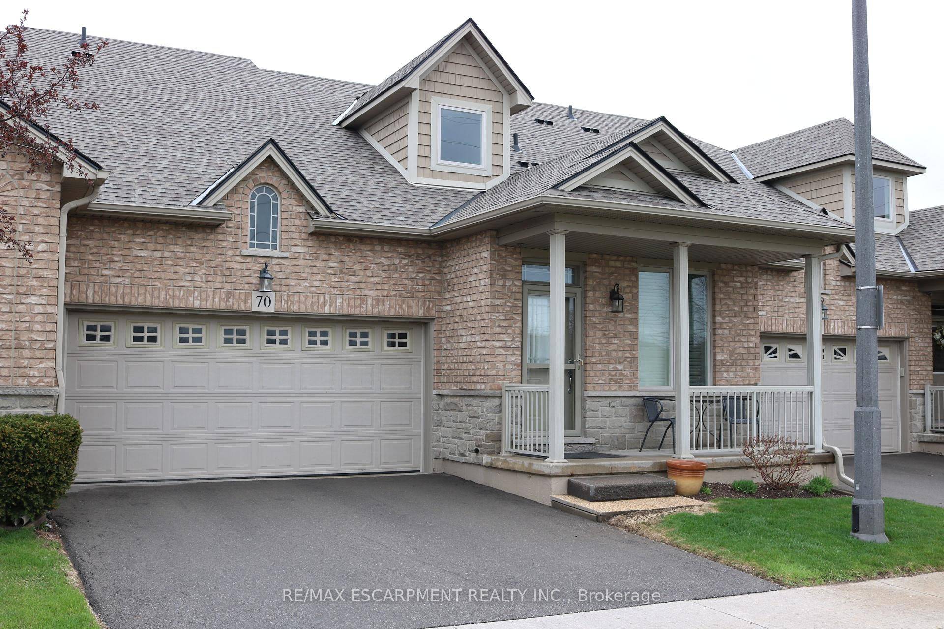 Discover this beautifully maintained home in the sought after Villages of Brantwell !