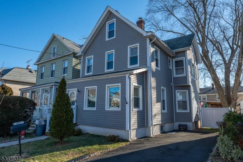 Well kept colonial home with a cozy layout, spacious rooms, natural light and private backyard with an unfinished basement.