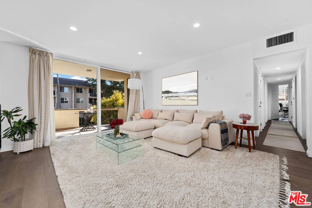 11970   Montana Ave 3BR Brentwood La