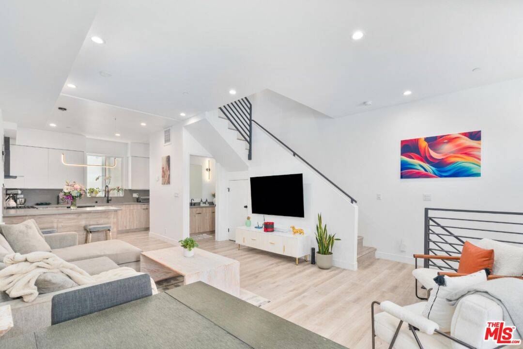 4912  S Centinela Ave 3BR Marina Del Rey La