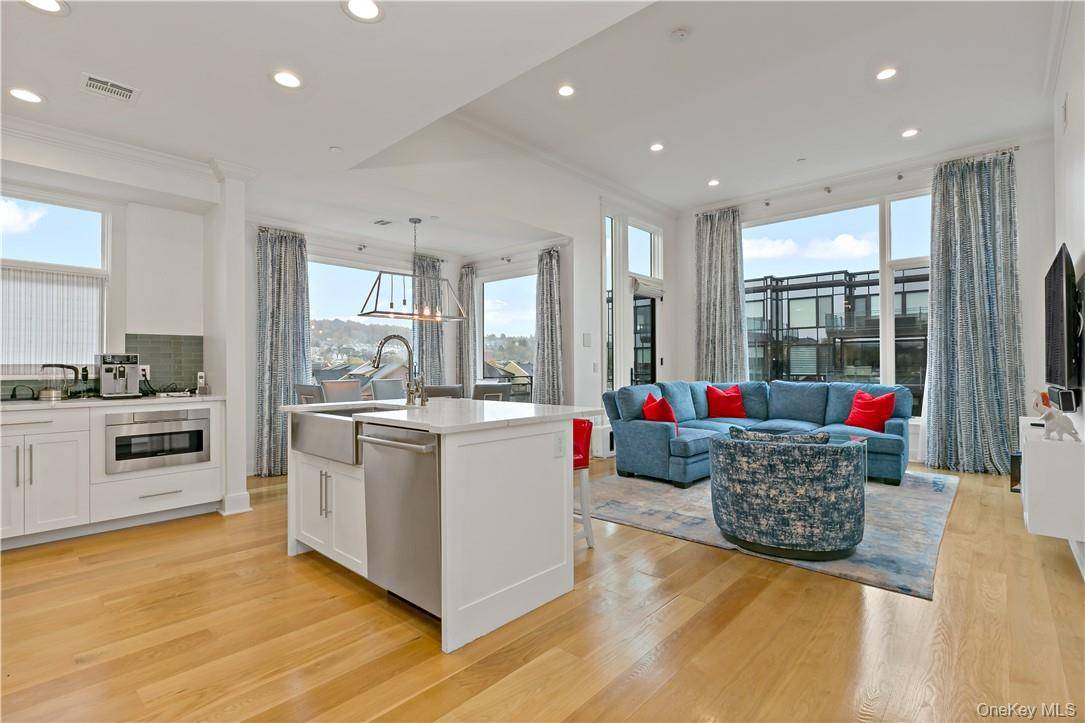 Spectacular furnished Designer Penthouse at Hudson Harbor.