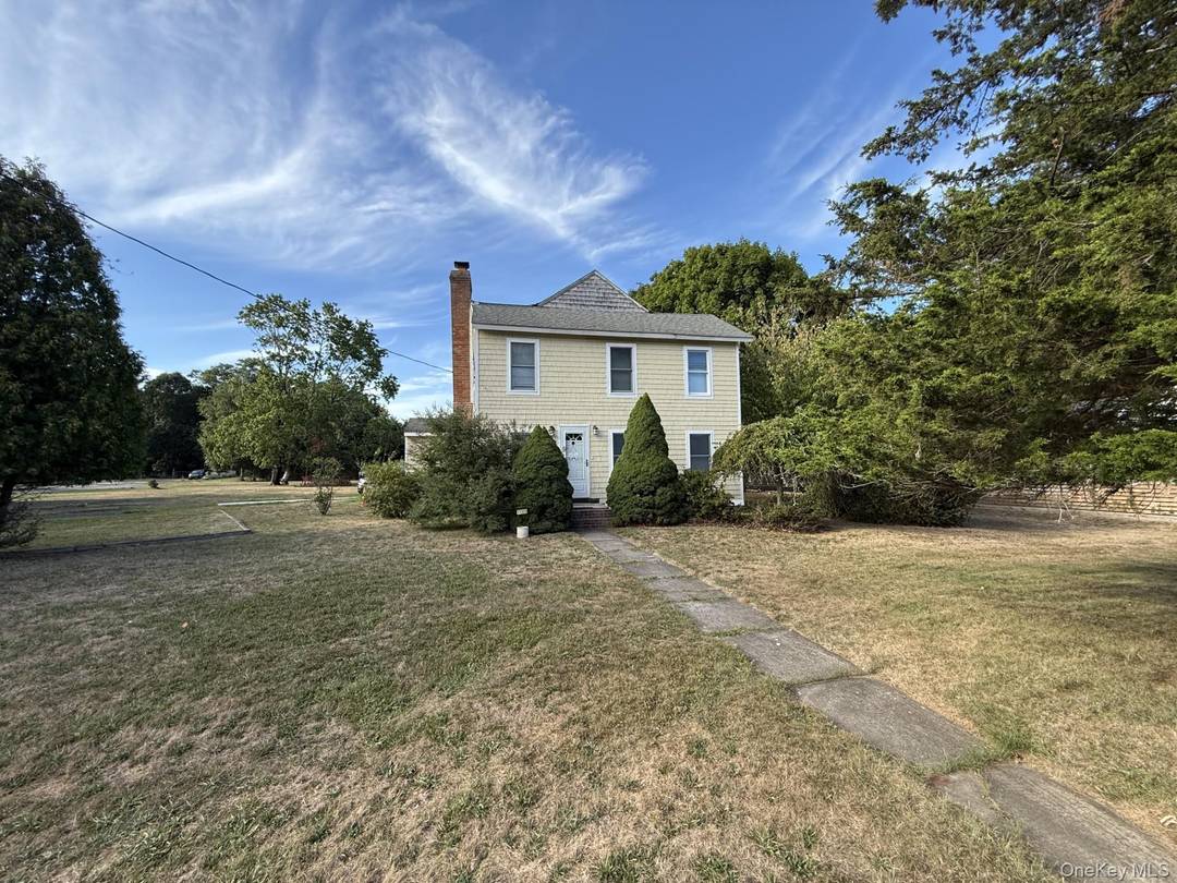 East Marion, North Fork Classic Farmhouse with Legal Cottage amp ; Barn, Priced to Sell !