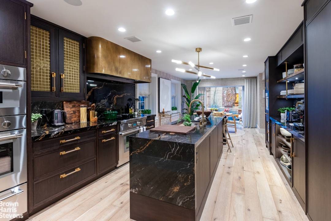 Gold Coast Mansion Home of the 50th Annual Kips Bay Designer Showhouse This stunning historic home has been designed and renovated by a collection of today's most talented and in ...