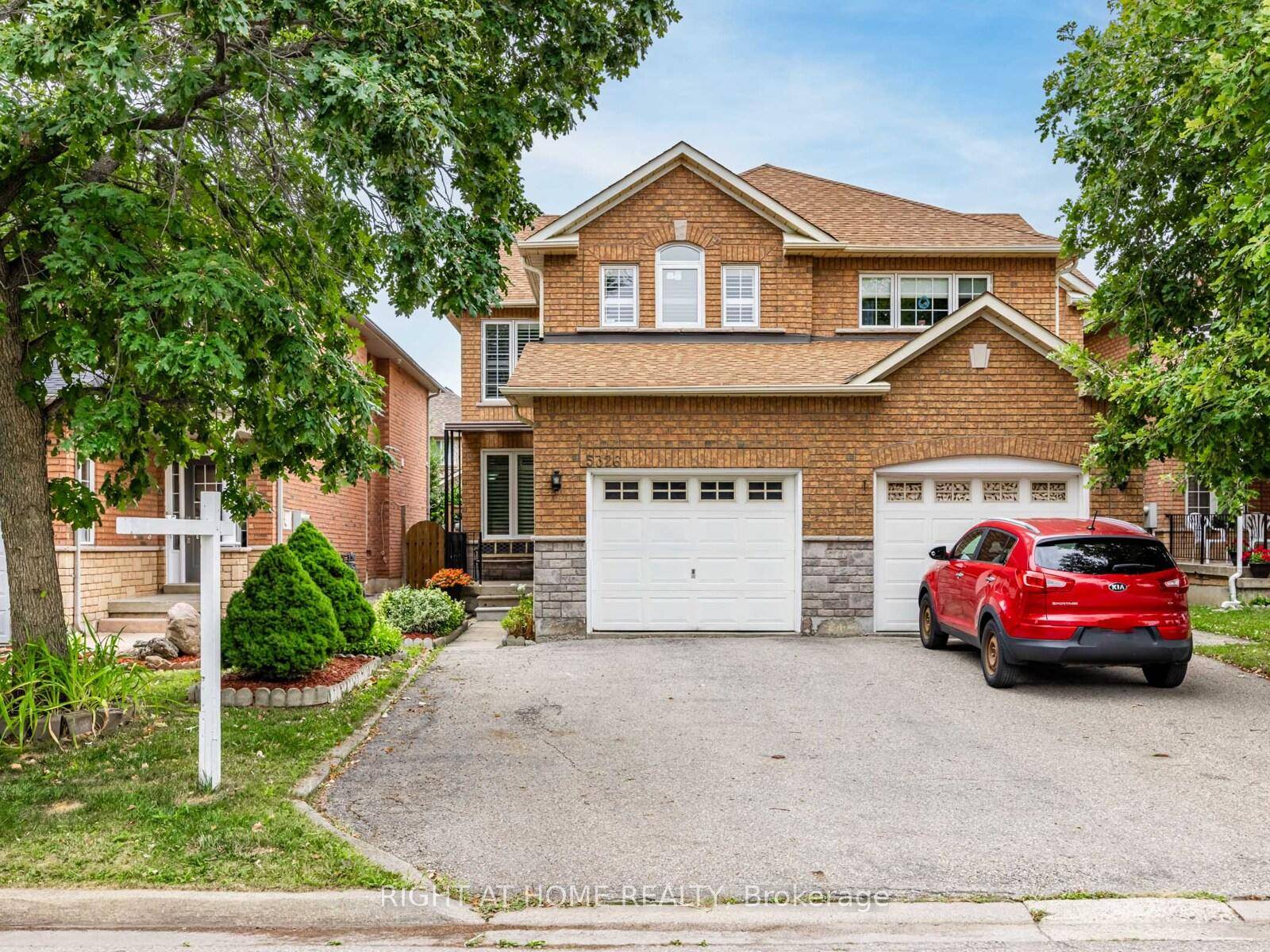Move in and live in this turn key 1478 sqft above ground, 3 bedroom 1 bedroom and 4 washrooms semi detached home in East Credit.