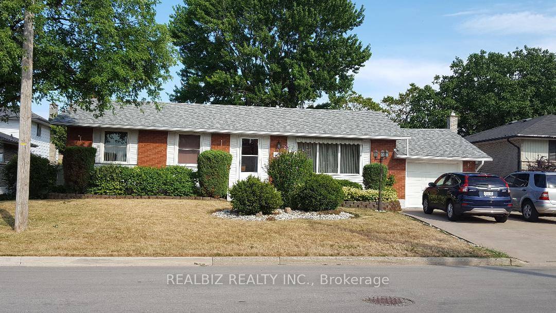 Newly renovated four bedroom home by the lake !