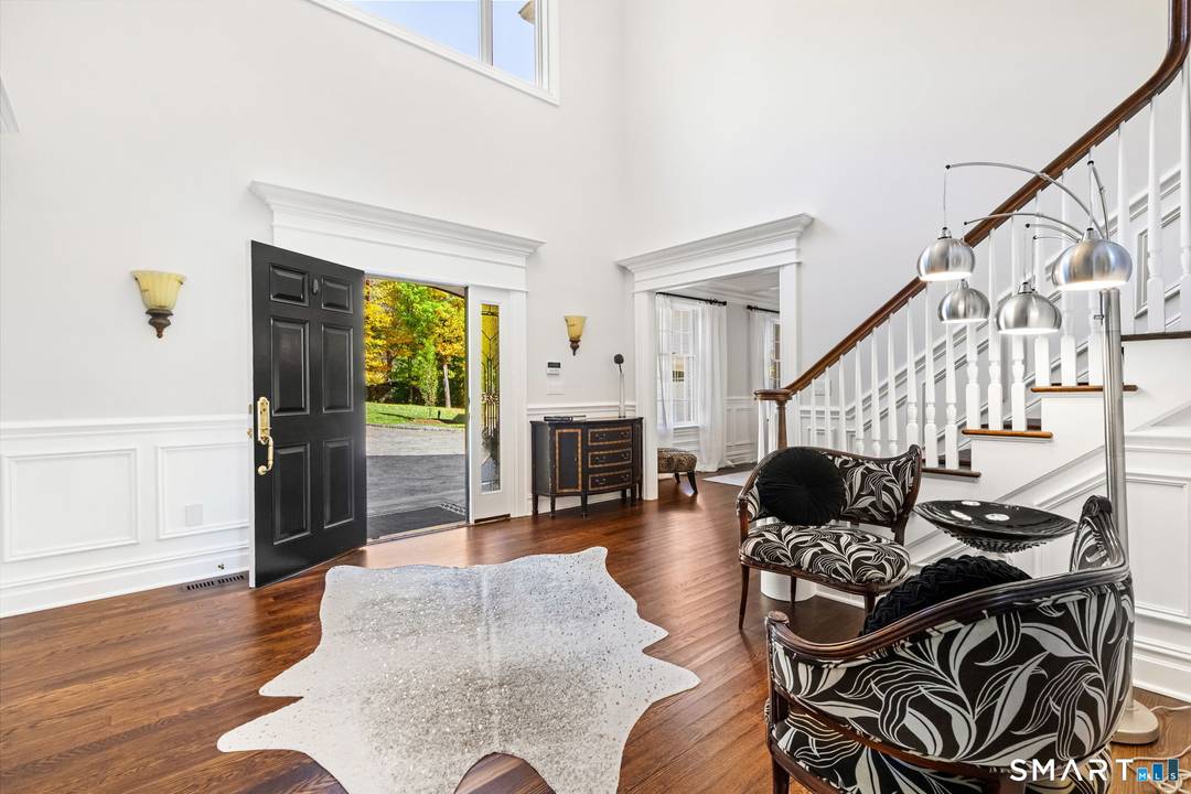 Welcome to an incredible retreat in beautiful Bedford, NY !