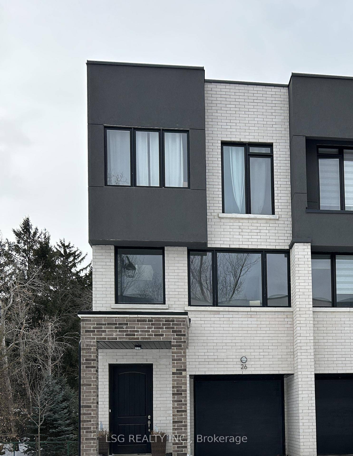 Short term lease available Contemporary 3 bedroom amp ; 3 bathroom semi detached property available for lease in Richmond Hill's most rapidly developing community 2 Car Parking 1 garage and ...