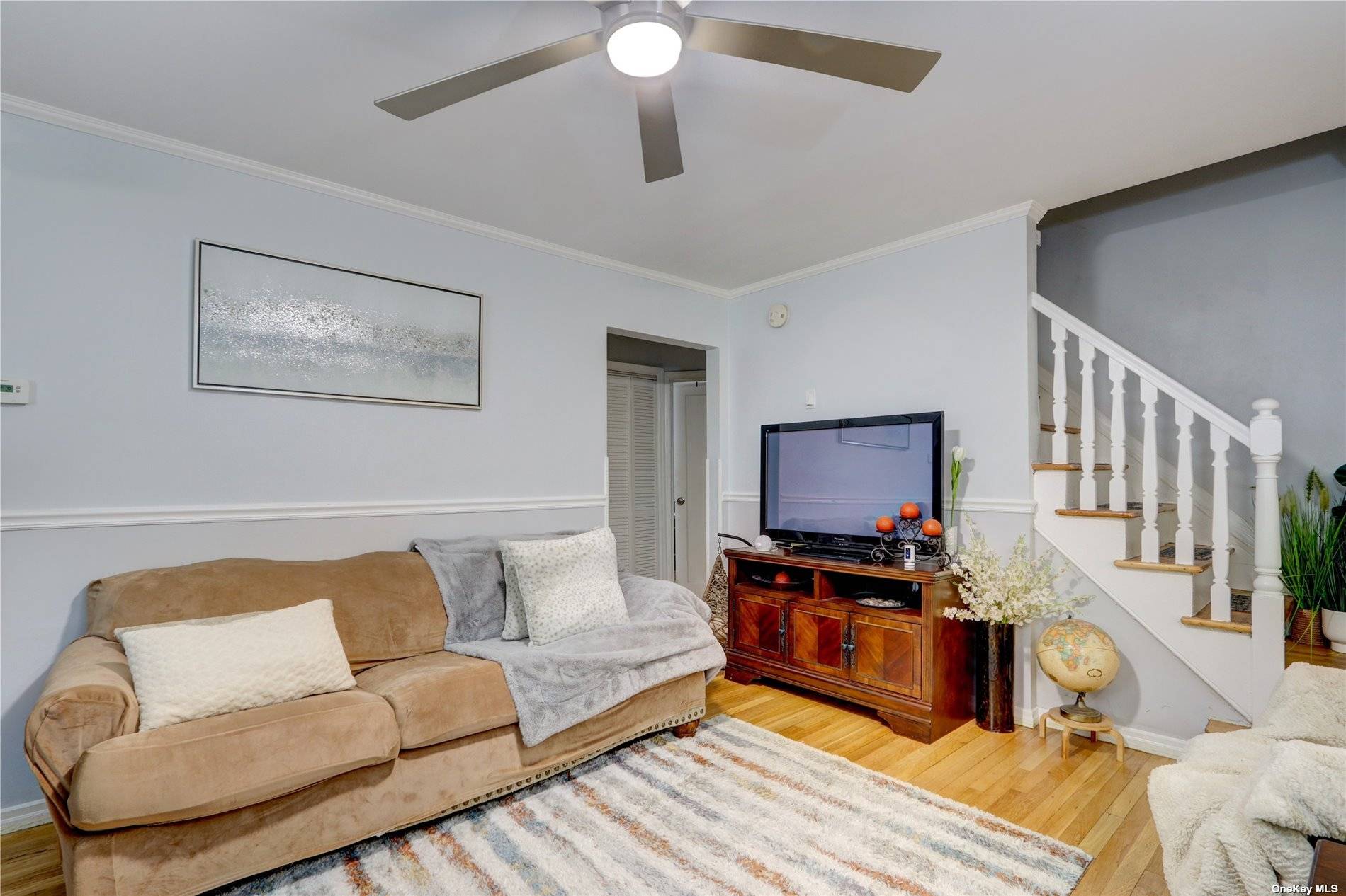 If you are shopping for a low maintenance, low tax home in the Woodmere Hewlett School District neighborhood, this is a must see.