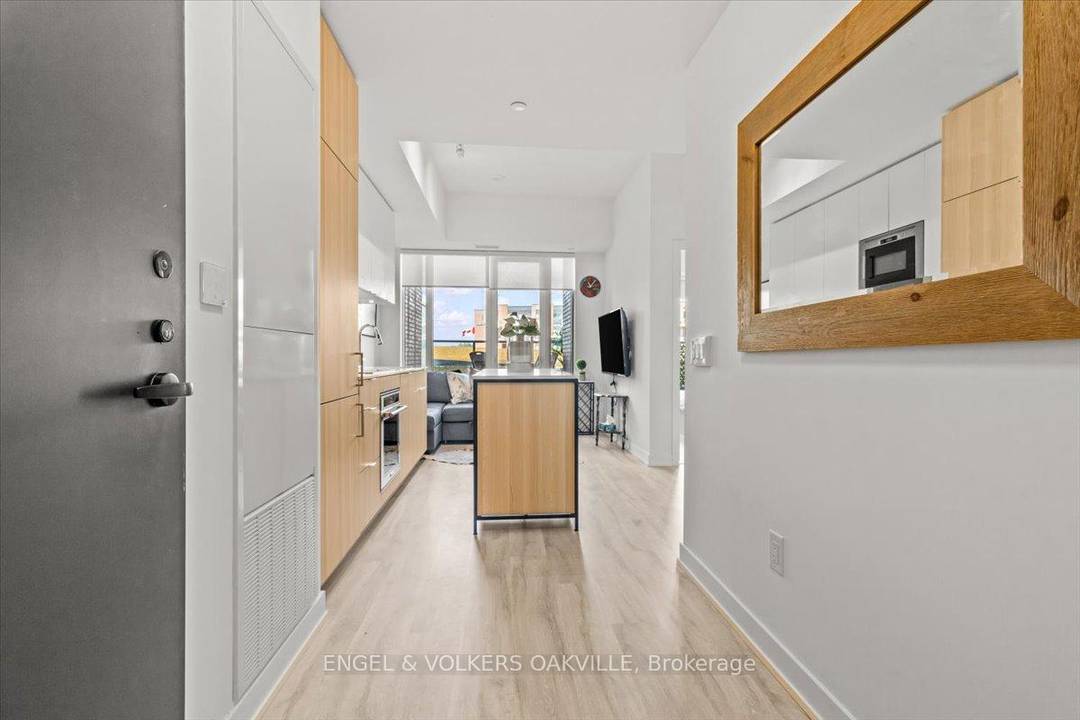 Discover exceptional value and turnkey convenience in this beautifully fully furnished 1 bedroom, 1 bathroom residence, complete with premium parking and a private storage locker.