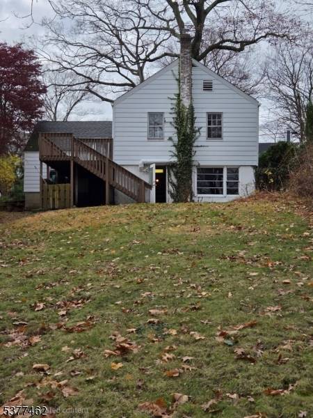 Welcome, perfect location, Indian Lake, Denville all it has to offer !