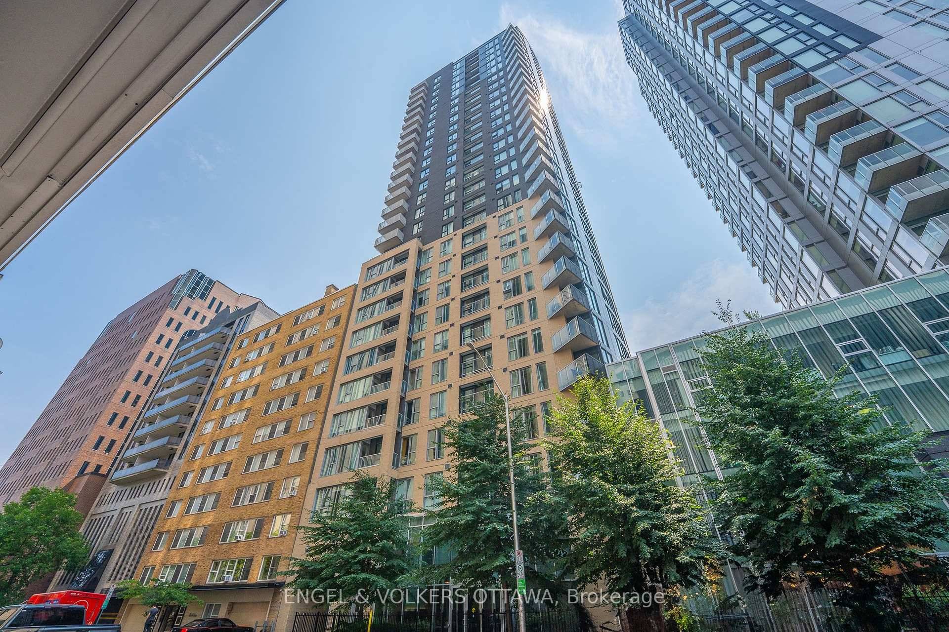 This stylish studio condo on the 11th floor of Tribeca East offers a perfect blend of modern design and everyday convenience.