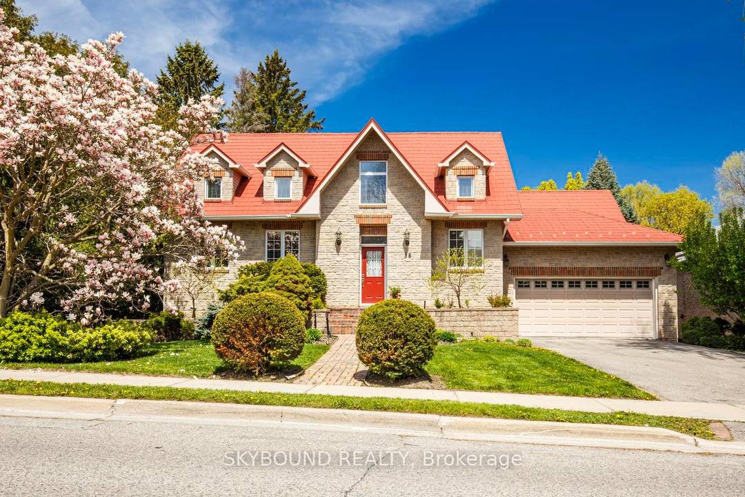Bi level bungalow on a 69 x 165 ft.