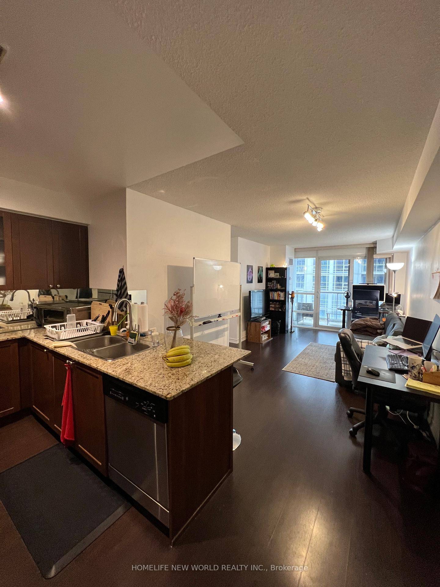 Luxurious 1 bed unit with parking included at College Park Tower 1 In The Heart Of Downtown Toronto.
