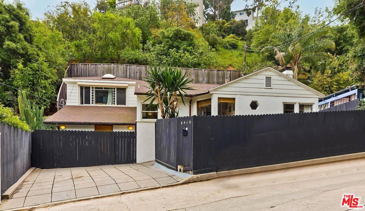 8410 Kirkwood Dr 3BR Hollywood Hills East La