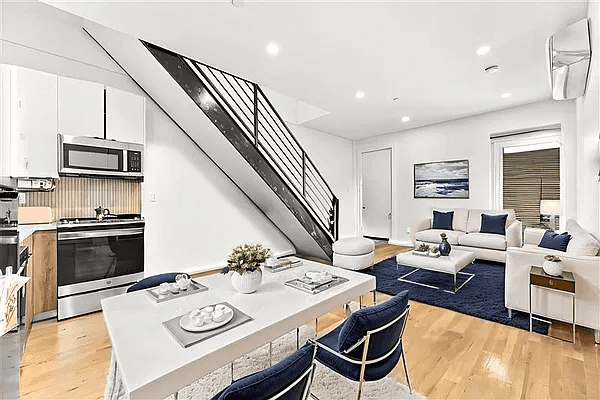 147 Stanhope Street 3B Renovated 3BR 2BA Duplex with Private Terrace amp ; In Unit Laundry This bright and spacious three bedroom, two bathroom duplex in Bushwick offers modern finishes, ...