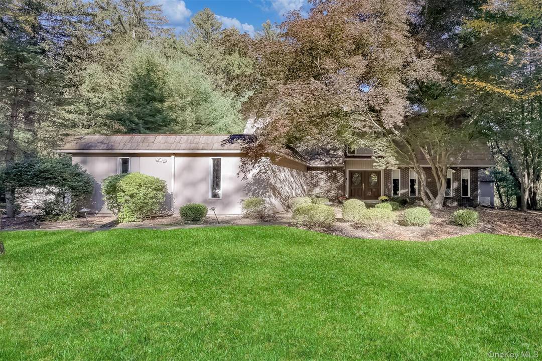 MONTEBELLO CONTEMPORARY CHARM !