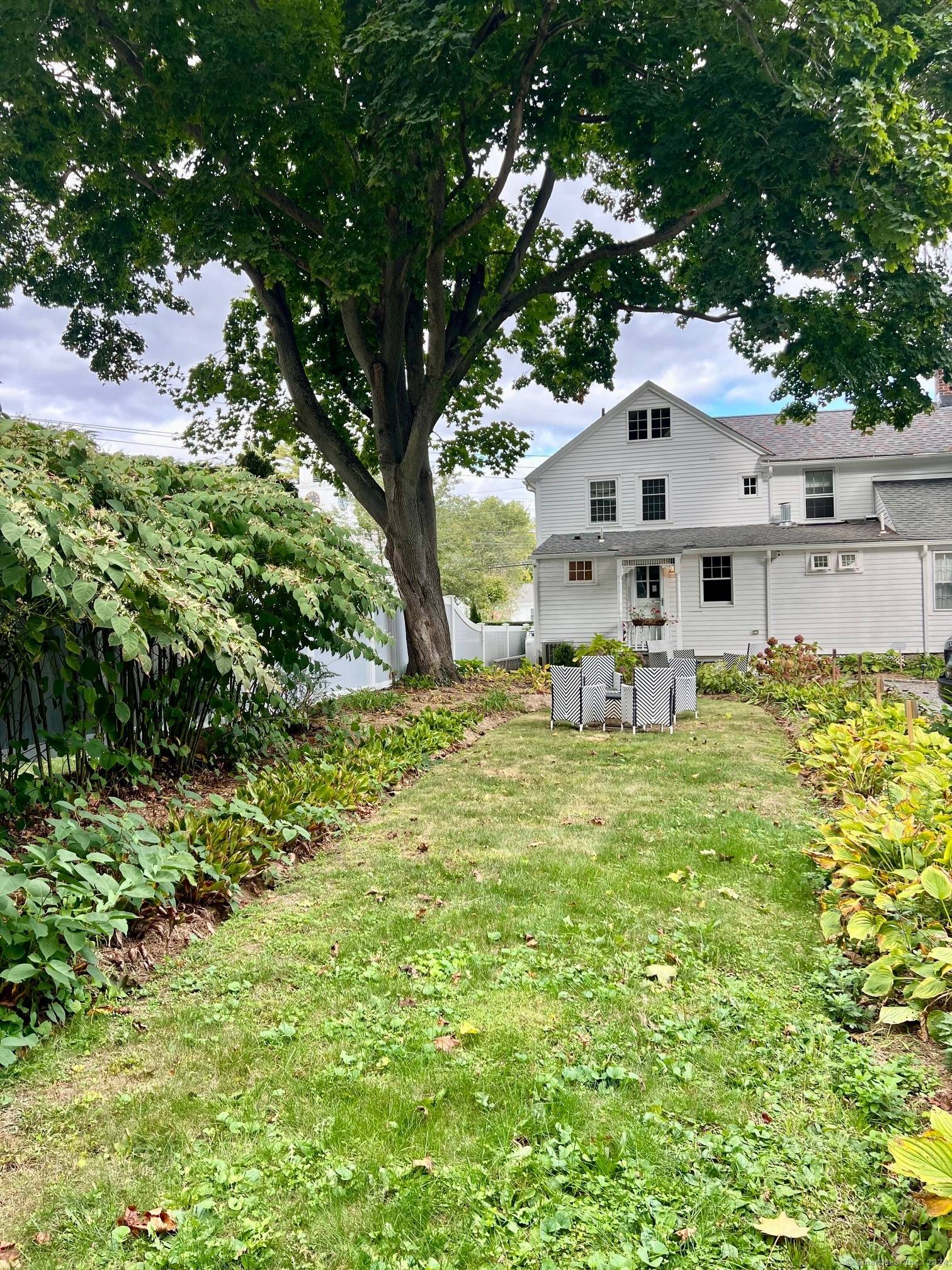 Great opportunity for a restaurateur to purchase this beautiful property.