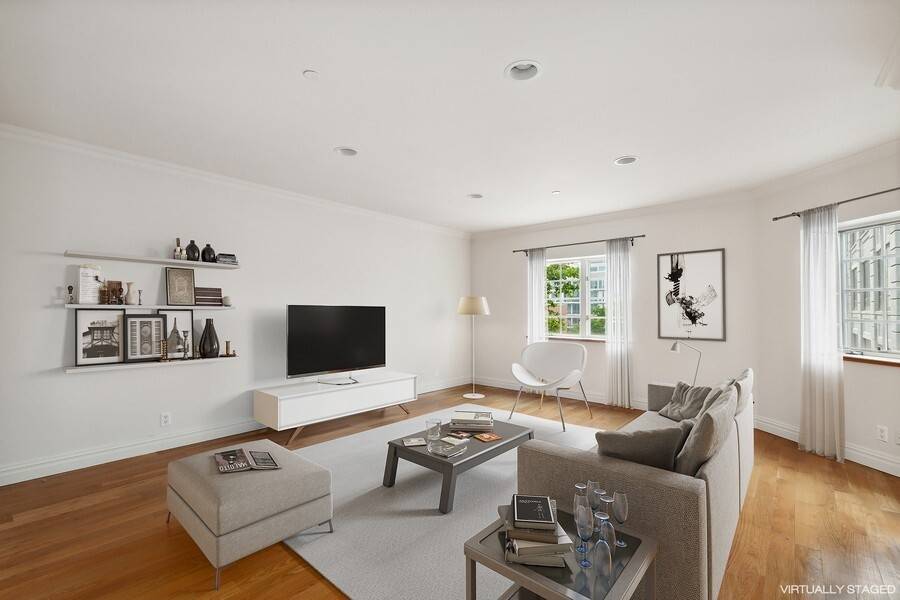 Welcome to unit 4B at 85 Hudson Avenue in vibrant Vinegar Hill.