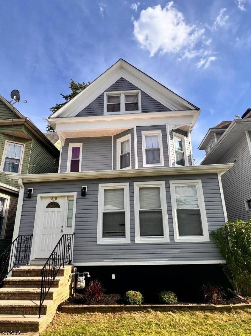 Welcome to this spacious 6 bedroom, 3 bathroom home, perfectly designed for comfort and convenience.