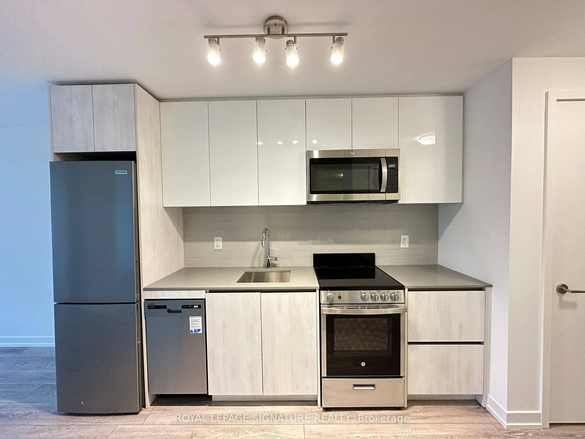 Welcome to The Keeley ! A Prime Address In North York's Dynamic Downsview Park Neighborhood, Offering The Ideal Fusion Of Urban Accessibility And Natural Serenity.