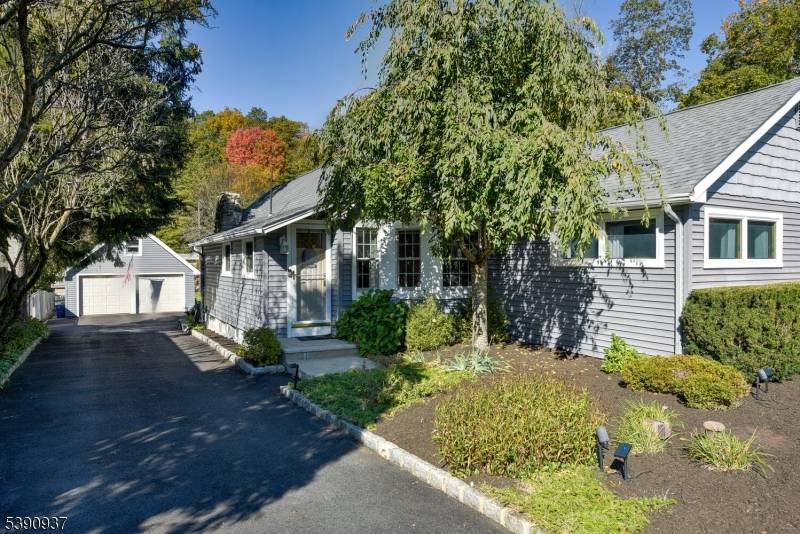 Check out this gorgeous, renovated 3 bed custom ranch in the heart of Prospect Point, Lake Hopatcong !