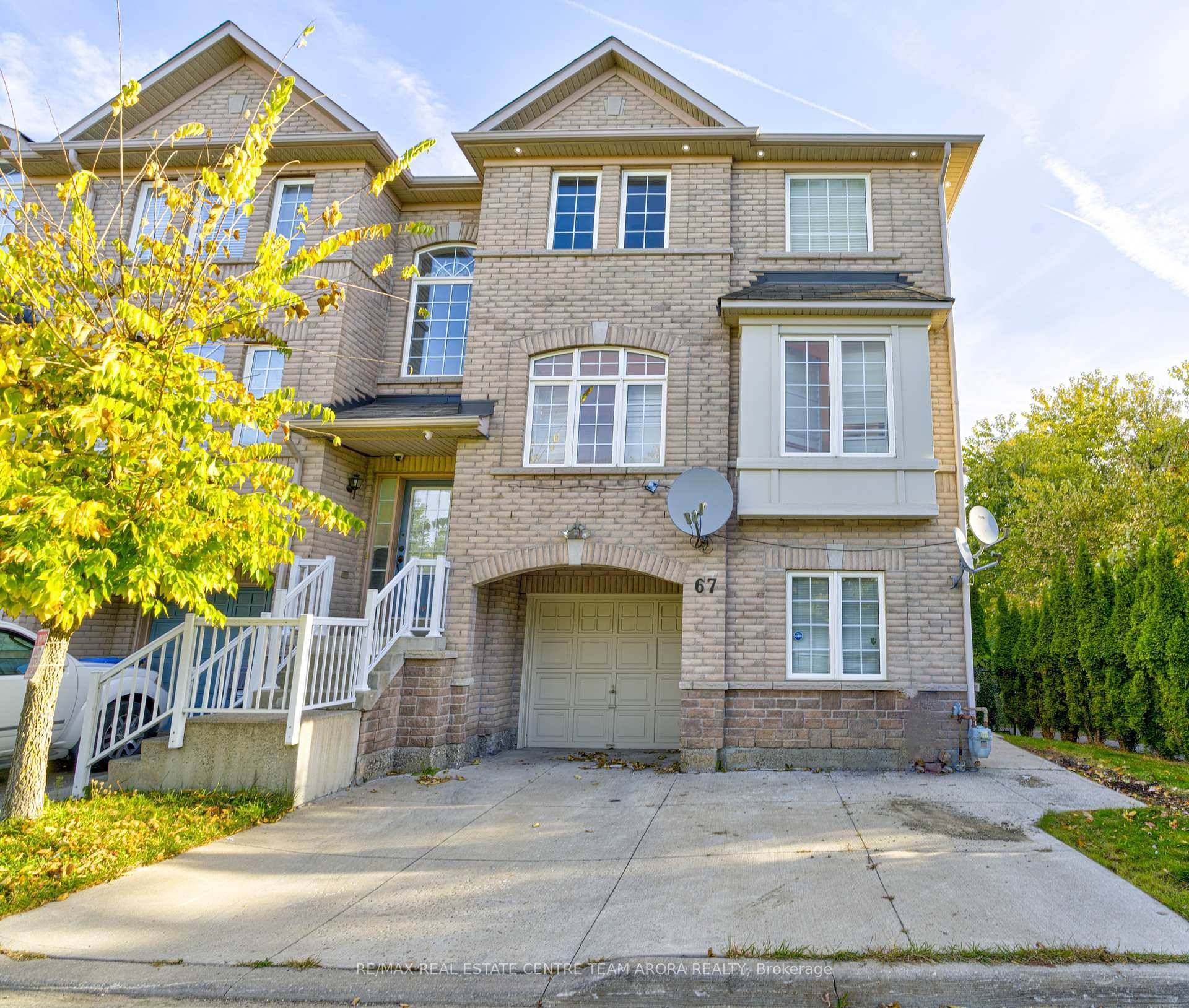 This beautifully maintained 3 bedroom freehold townhouse nestled in the heart of Fletcher's Creek South !